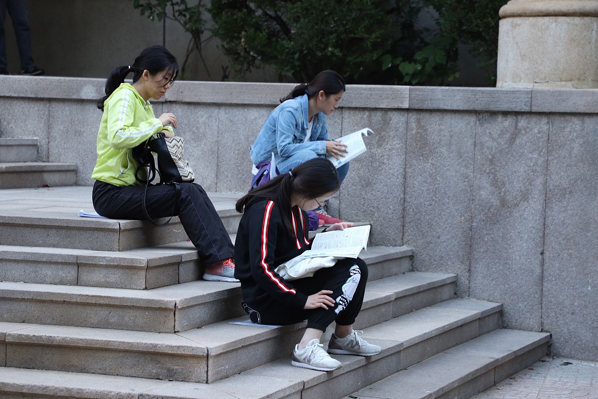 标题不够吸引人 需要已怎么报考 报考条件 报考时间 准备什么 在什么地方报考 证书真假 等全方面 重新写