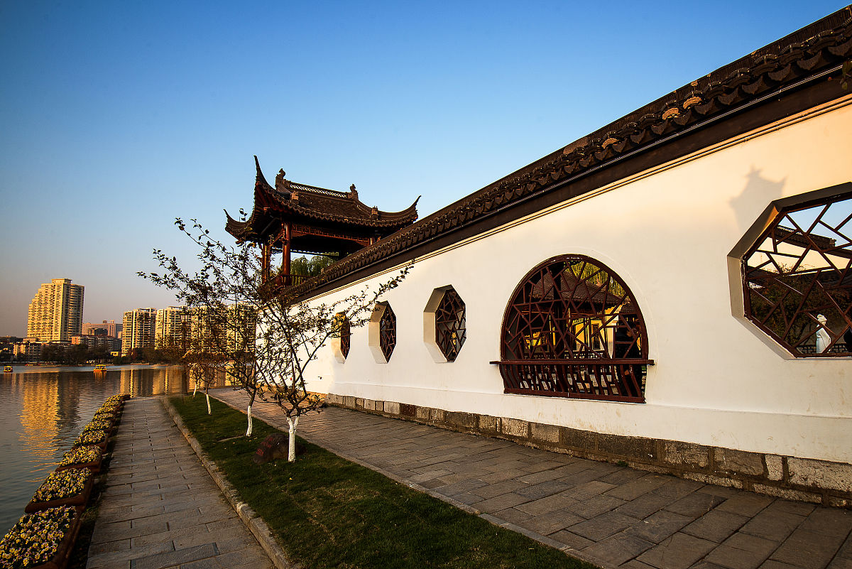 南京莫愁中等专业学校2023年招生办电话-报考指南