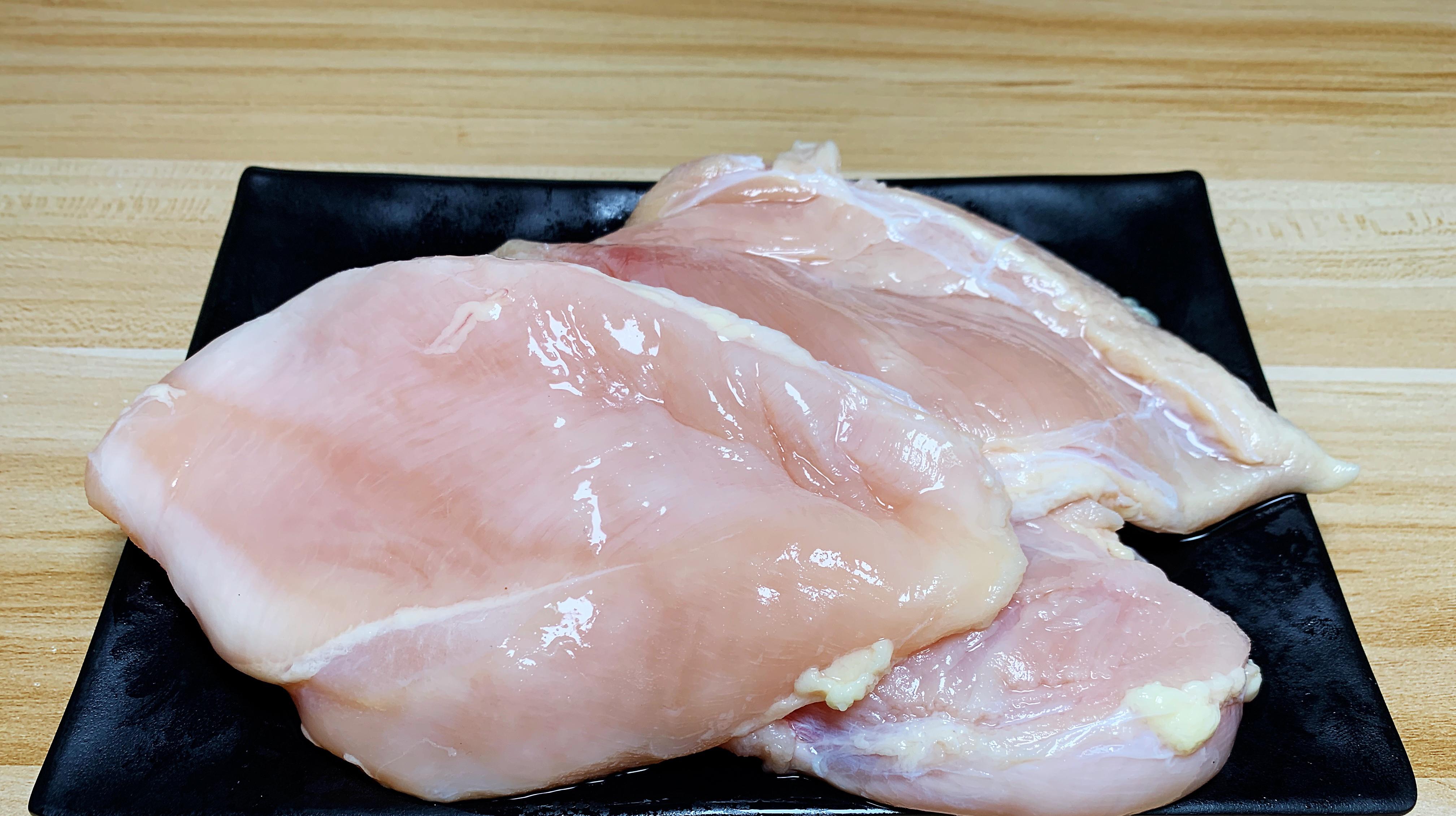 这才是鸡胸肉最好吃的做法,简单易学,香味四溢,家人特别爱吃