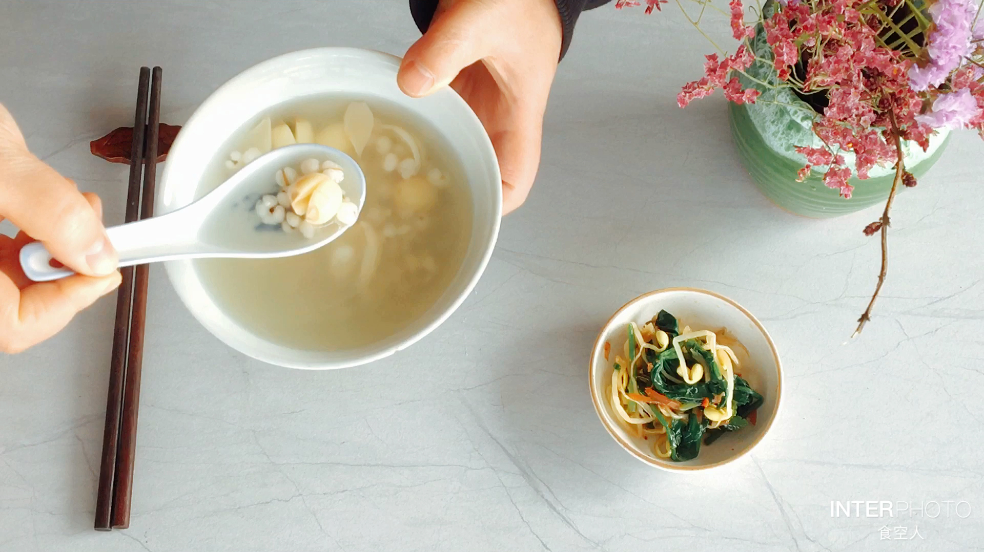 春天来了喝什么养元气?薏仁米、莲子、百合糖水是最得意的创造