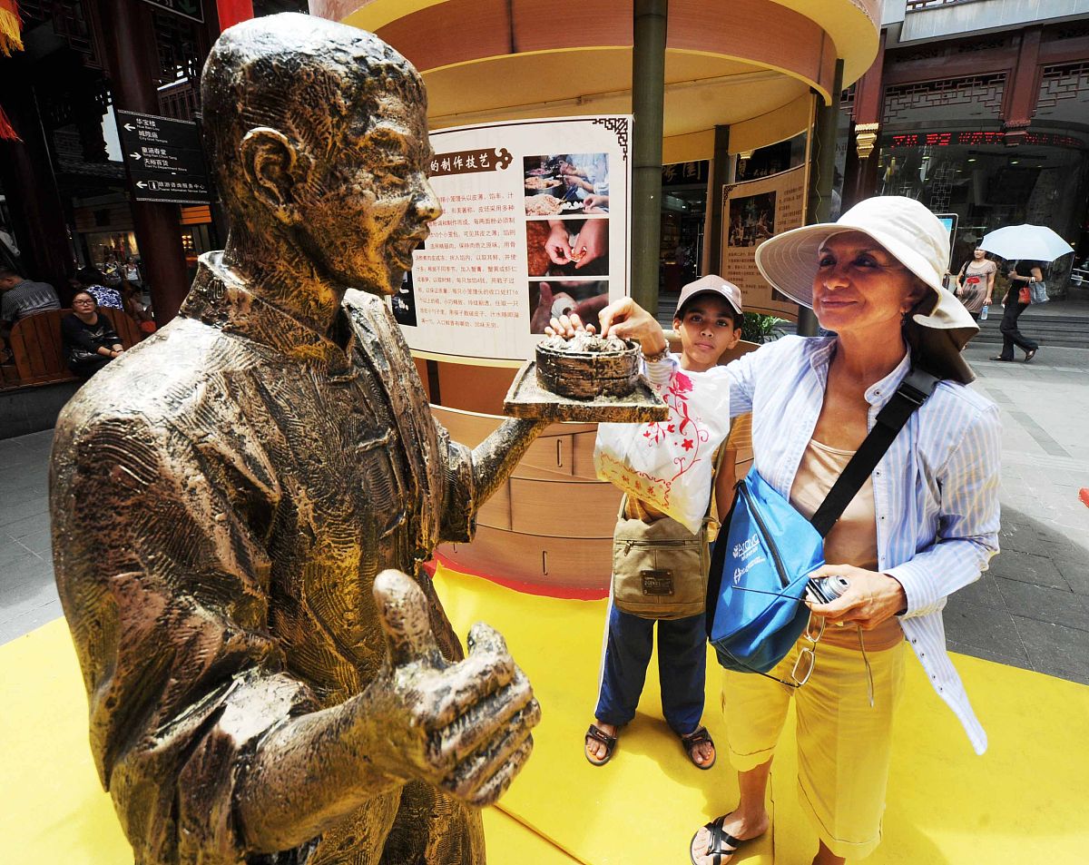 2011年9月6日,上海,作为今年上海旅游节和上海购物节系列活动,豫园中