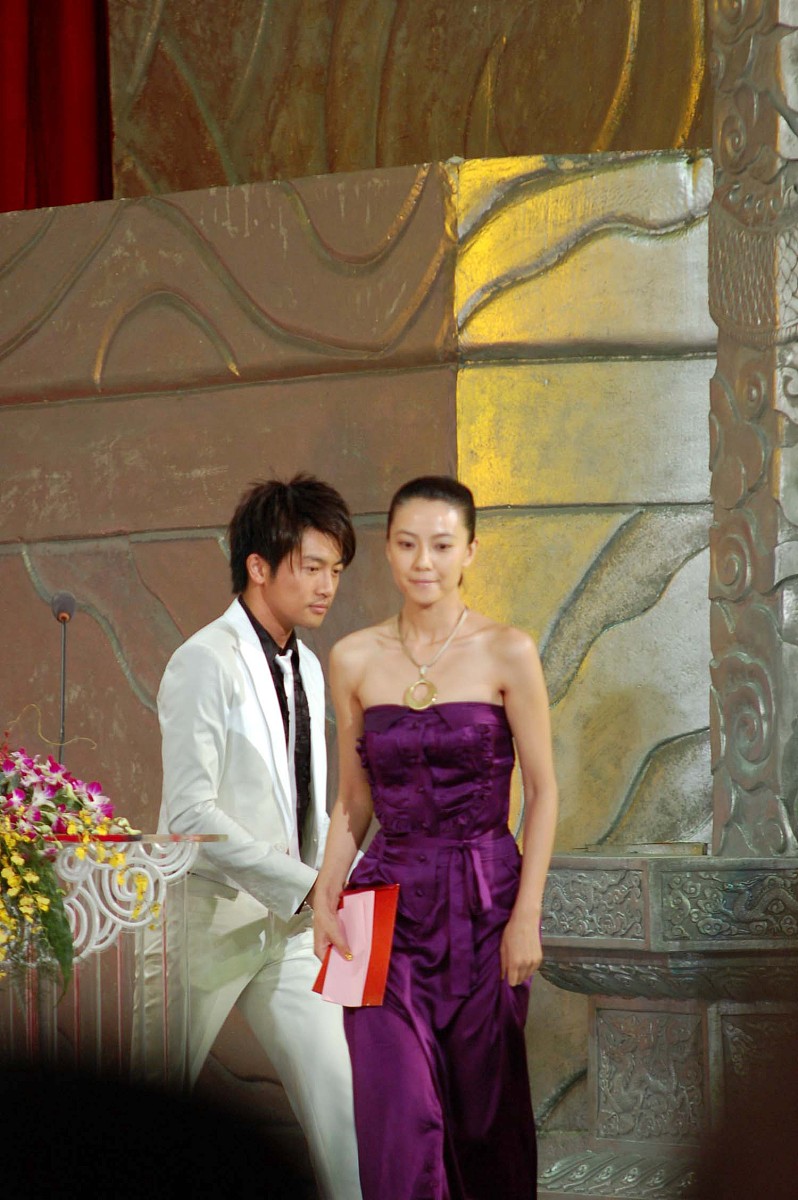 2007年8月26日,北京,第12届电影华表奖颁奖礼现场.高圆圆,苏有朋为优