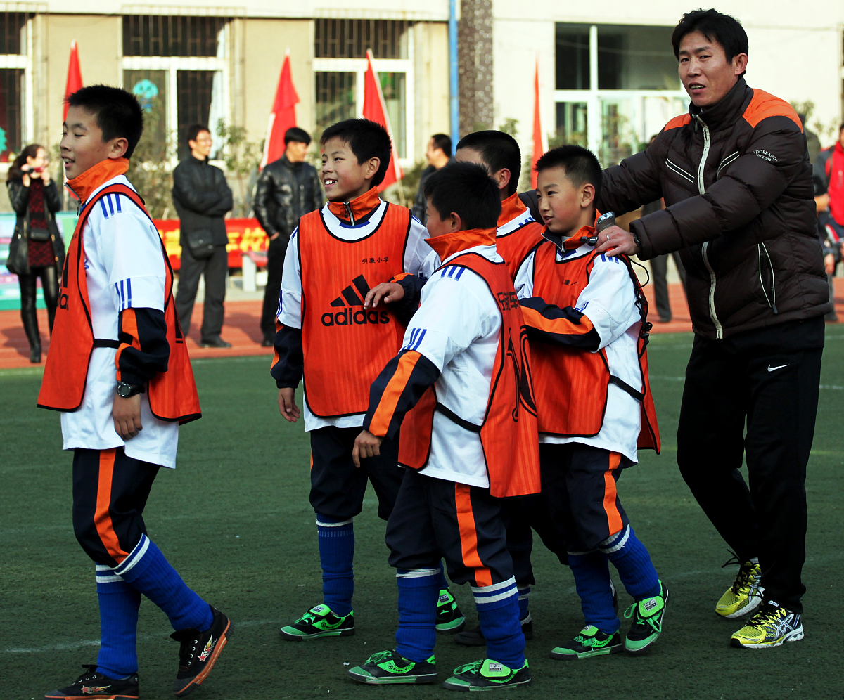 2012年11月07日,辽宁省沈阳市,亚足联教练日"精英教练进校园"活动在沈