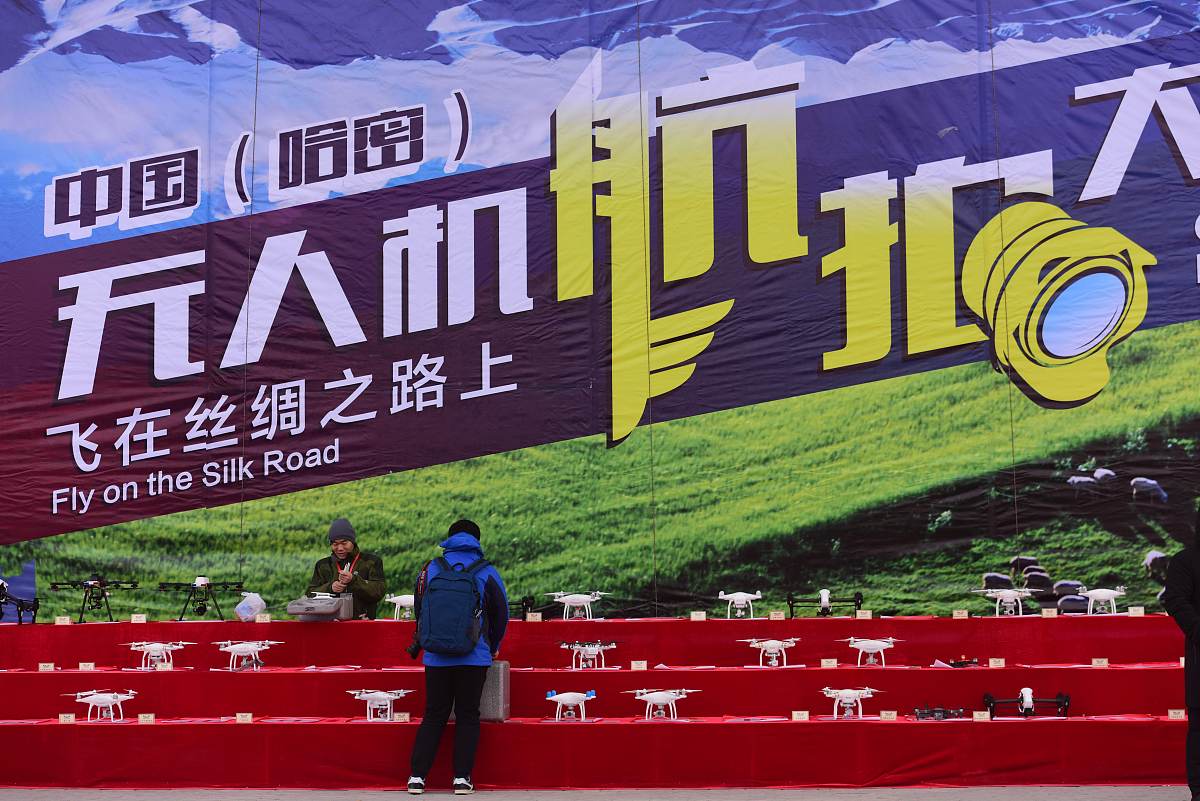 你好请帮我写一个关于自动化武器的应用和伦理问题的案例分析报告包含摘要不少于1500字