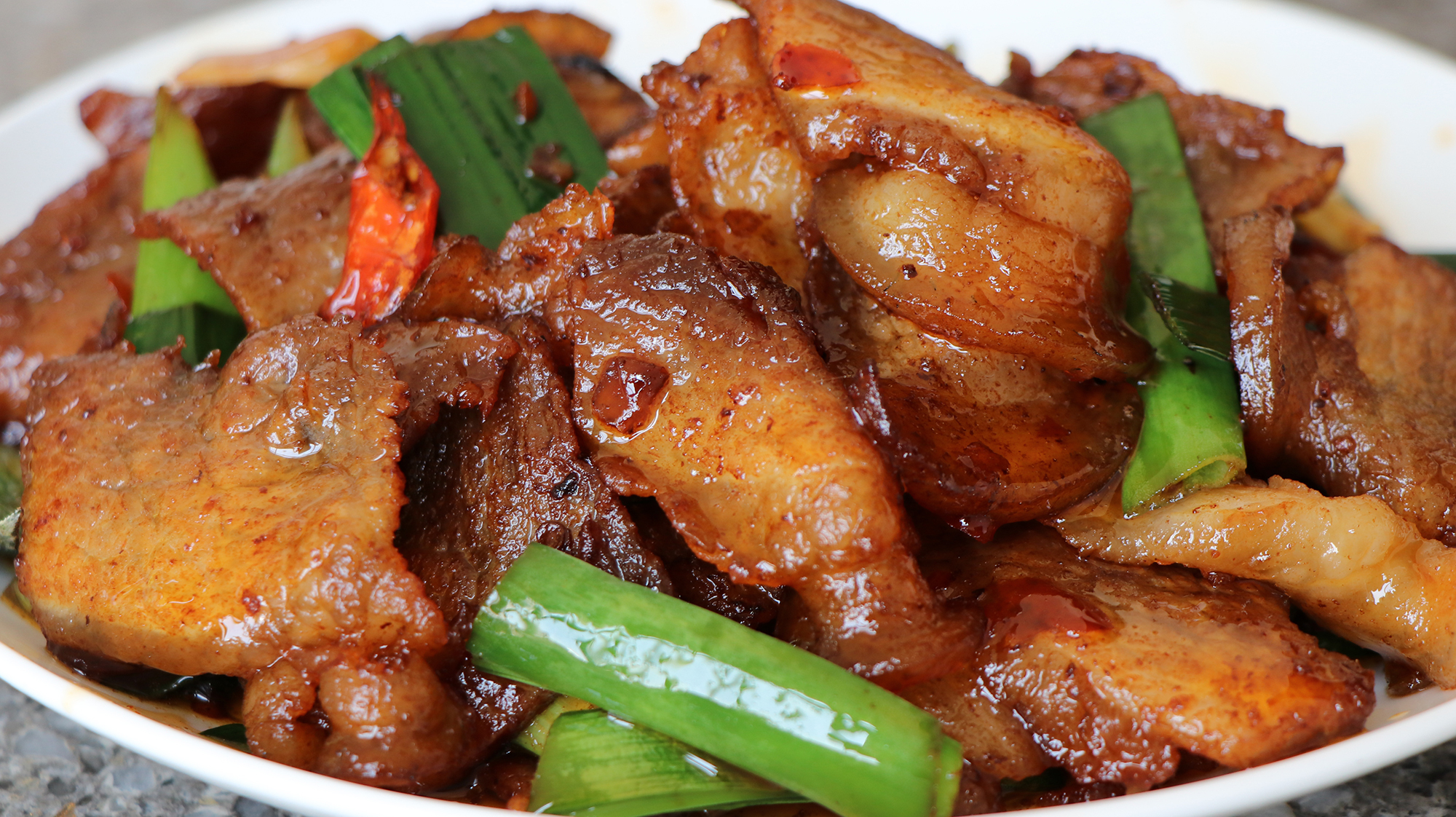 回锅肉的家常做法，好吃不腻，开胃又下饭，比外面买的还好吃