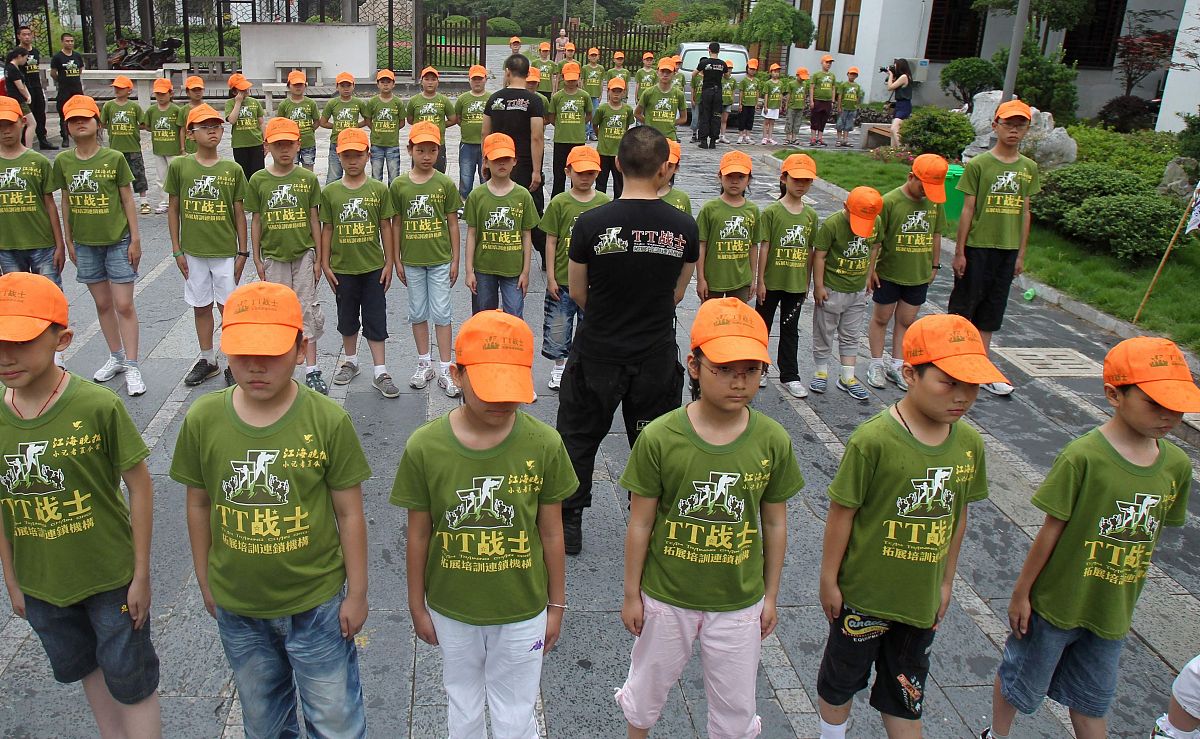 小学生和中学生暑期安全指南：防暑、防晒、防溺水等注意事项