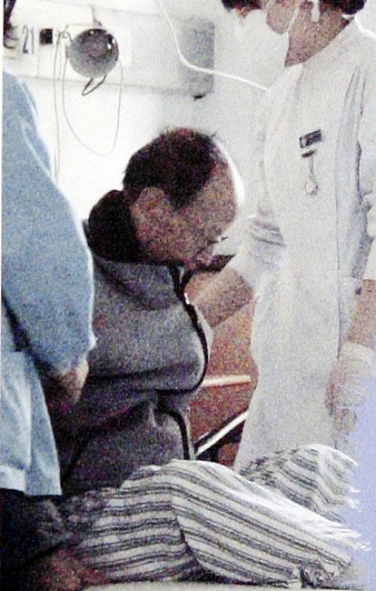 编一个女医生尿急的故事1万字