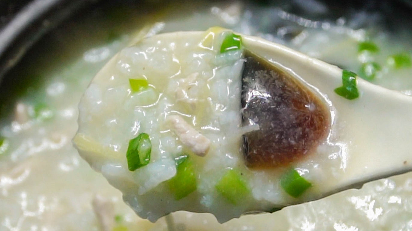 15分钟搞定,香浓绵滑的皮蛋瘦肉粥,美味早餐,不必早起!