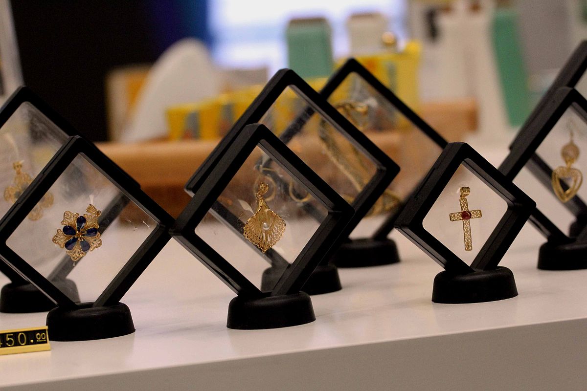 送礼物给直属领导：办公室礼仪指南