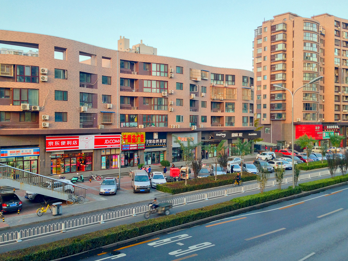 太阳公园商铺推荐：一环路核心地段，地铁6号线出口，商机无限！