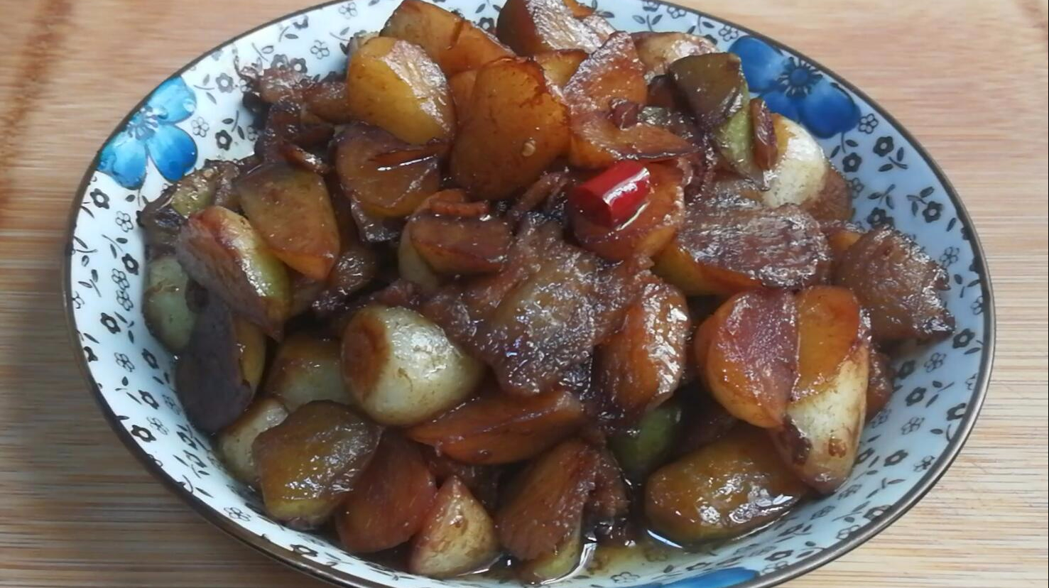 萝卜烧肉的做法,冬天最好的蔬菜,年菜必备
