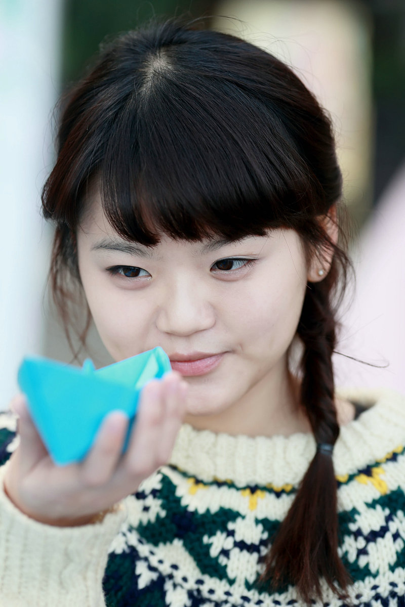 你是一个热爱班级的男生聪明真诚活泼阳光。但你上课注意力易分散作业质量不高。即将进入初二了学习的难度和强度都会增加老师希望你能明确目标调整学习方法树立自信踏踏实实的一步一步前进一定会有收获的！是初二同学程一轩的老师评语请写一段你作为程一轩家长写一段对自己孩子的评语