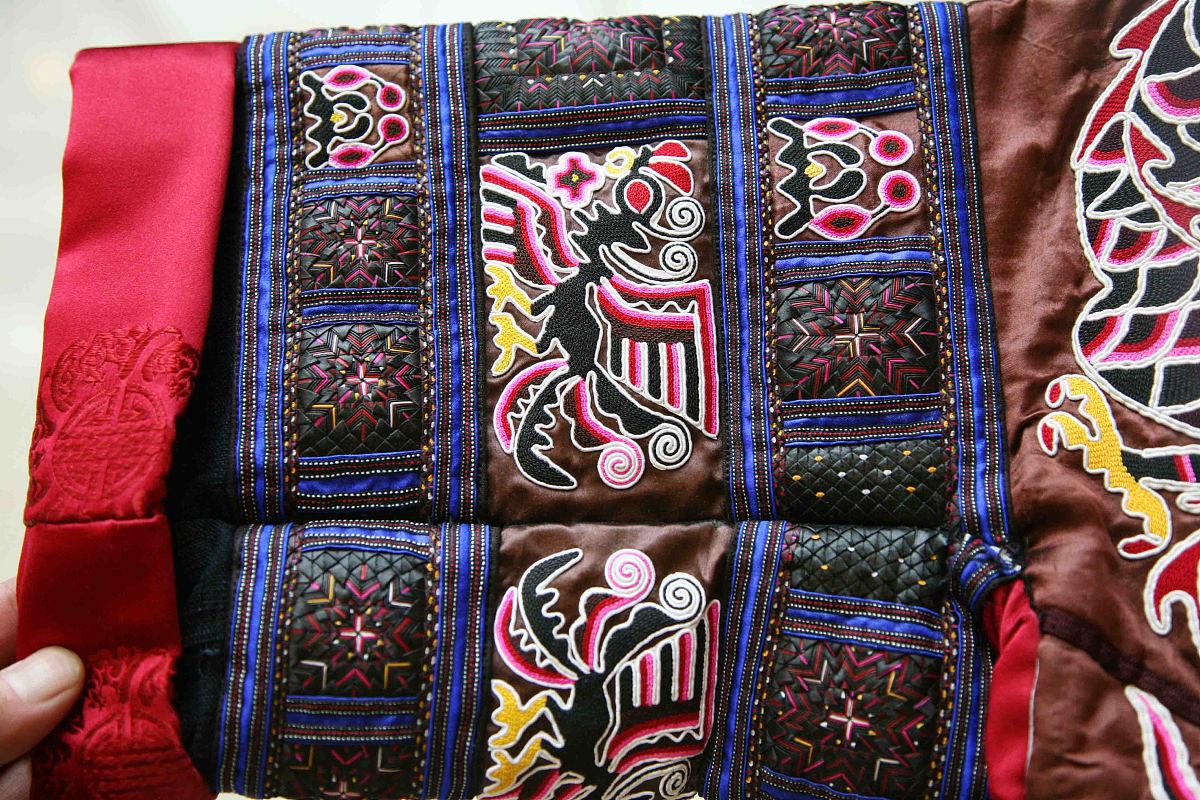 广西壮锦制作工艺：传统手工艺与民族文化的精髓