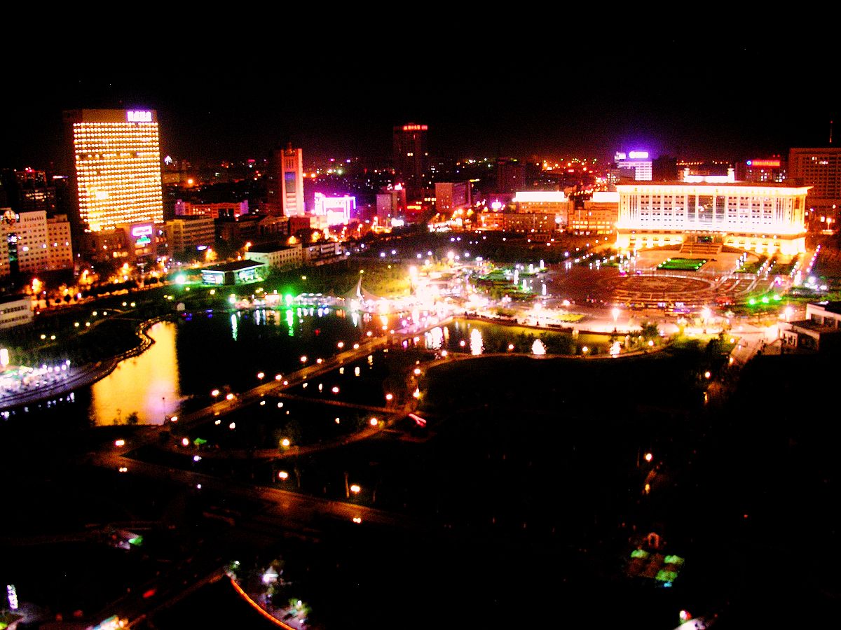 2007年 9月 2日 , 乌鲁木齐 南湖 市民 广场 夜景 .+++_+++乌鲁木齐 