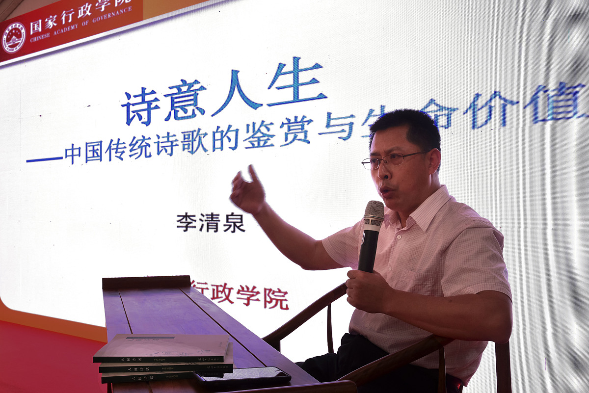 标点符号可以表达丰富的内涵一个小小的逗号提示仍需努力;一个圆圆的句号表明圆满完成;一个大大的问号引领探索未知;一个长长的省略号意味着学无止境………高零这一年学校、家庭、朋友间会有很多事情值得你铭记或引发了你的思考。请选择一个标点符号将给 整构成你的题目写一篇文章不限文体。