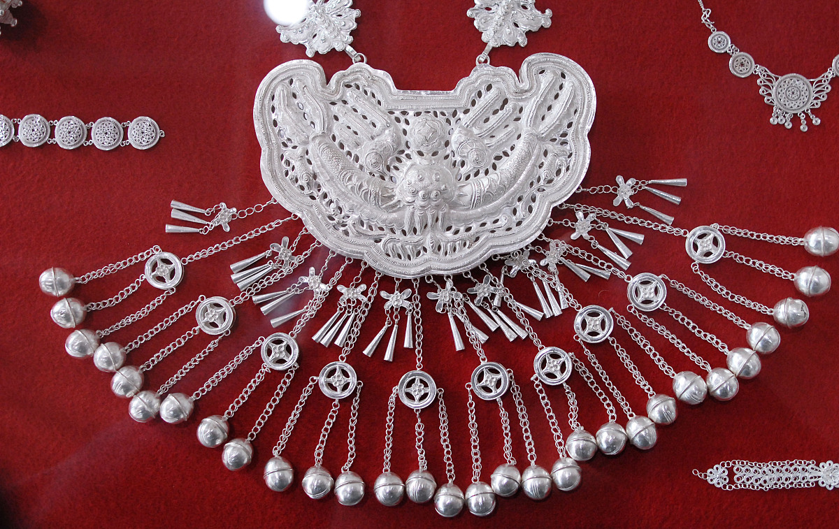 贵州民族大学中专部的乘车路线