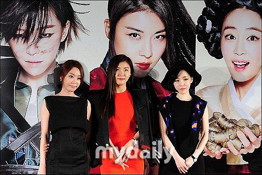 2014年1月2日,韩国首尔,电影《朝鲜美女三剑客》制作发表会.河智苑,姜