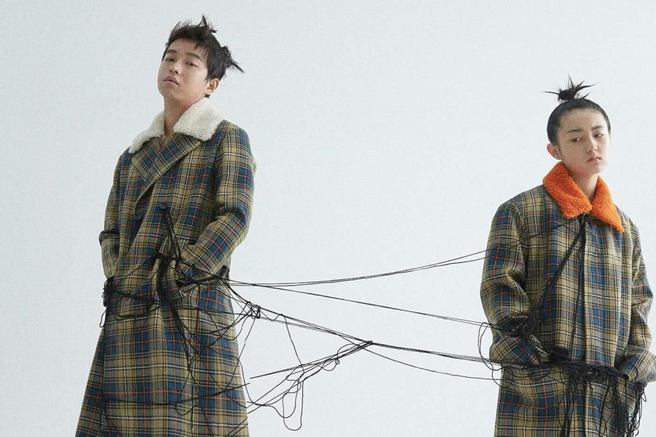 【彭昱畅宣称练出“鲨鱼肌”,张子枫质疑是肋骨?脱衣见分晓!】《向往的生活》正在热播中,彭昱