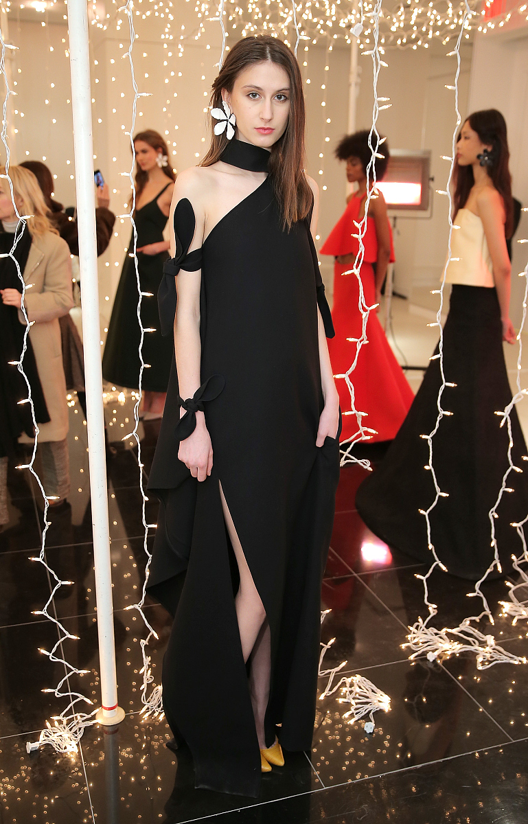 2015年2月17日讯,纽约,当地时间16日,2015纽约时装周(秋冬):rosie ass
