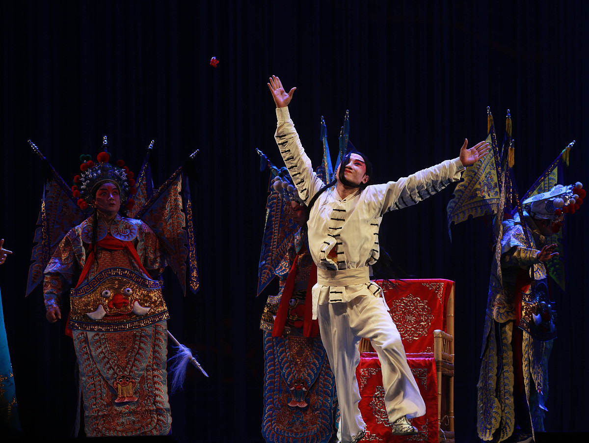 四川艺术职业学院戏剧表演专业课程设置：培养未来舞台之星