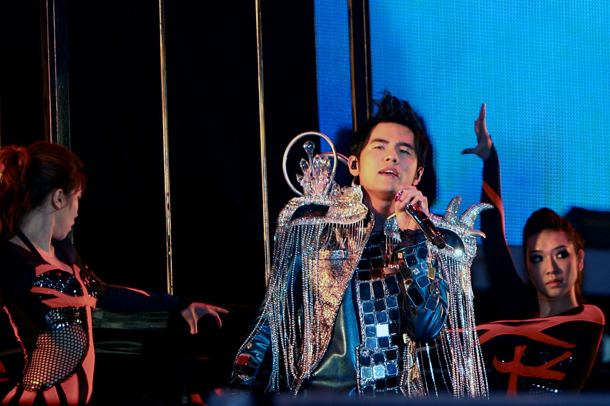 周杰伦歌曲火爆的原因：音乐风格、歌词、表现力和时代背景