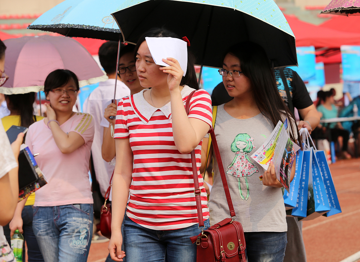 油田企业工会作用发挥新思路：强化自身建设，促进协同发展