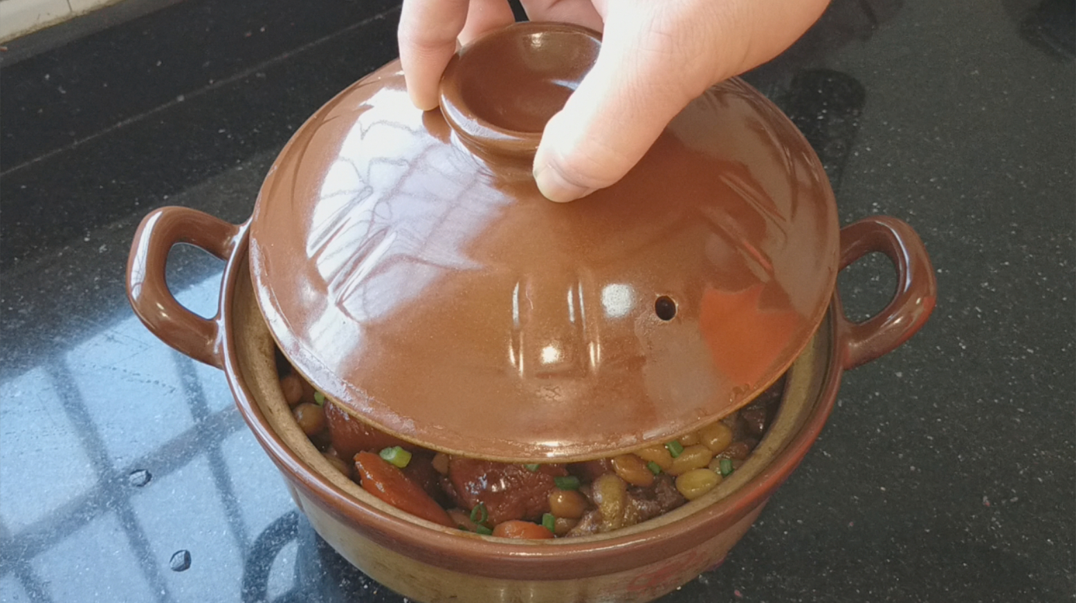 待客聚餐,教你这样炖一锅,有荤有素营养又好吃,学会过年露一手