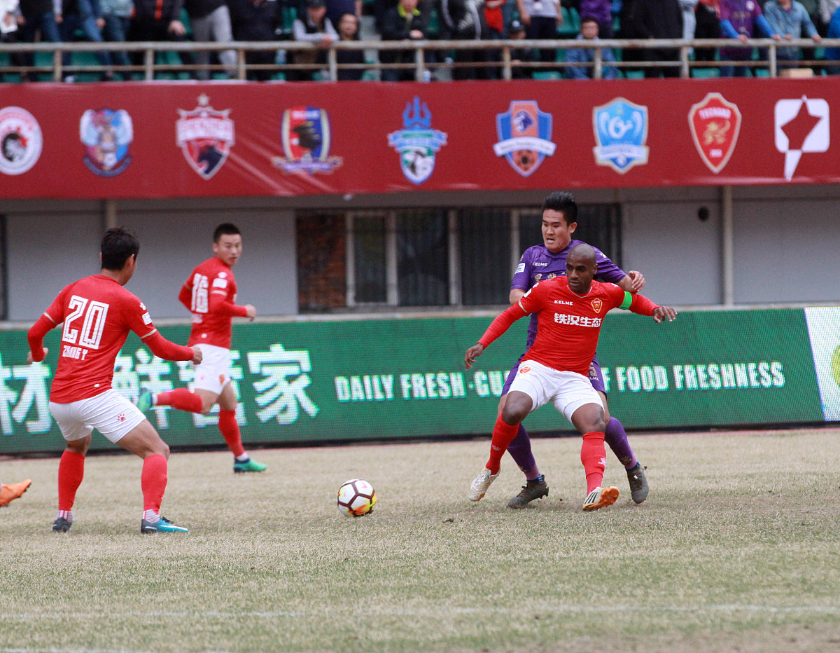 内向男生如何与心仪女生聊天？分班后该如何打破僵局？