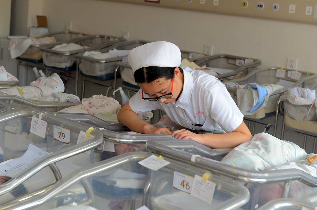 南宁女生读卫校选什么专业好？2022年热门专业推荐