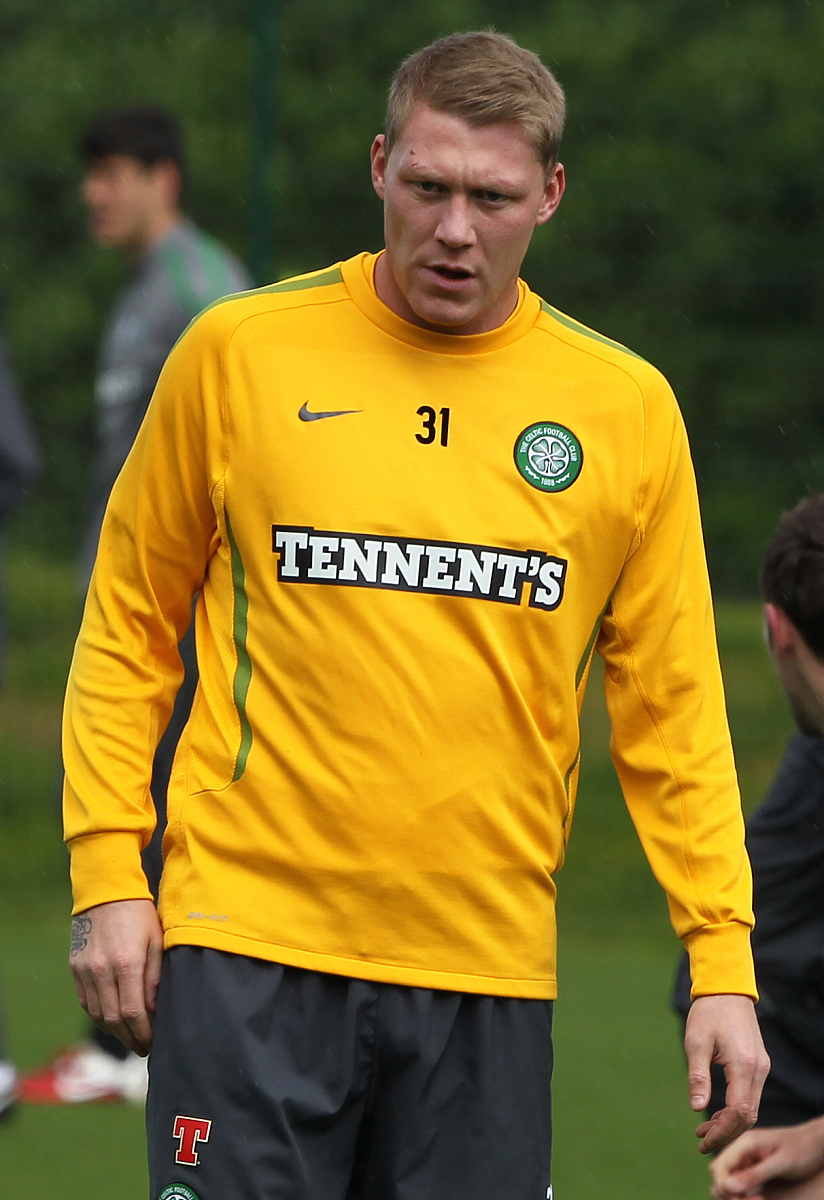 previ<strong>o</strong>usly unreleased photo of garry o'connor during the