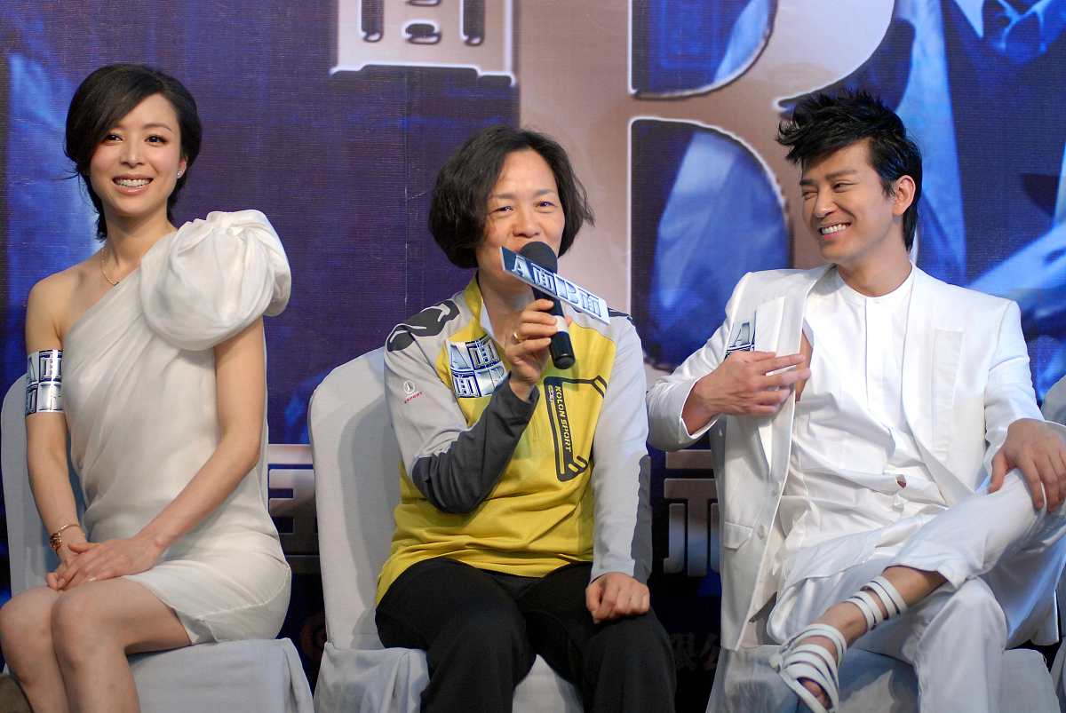 2010年4月27日,杭州,电影《a面b面》举行演员见面会.***_***+++_+++a