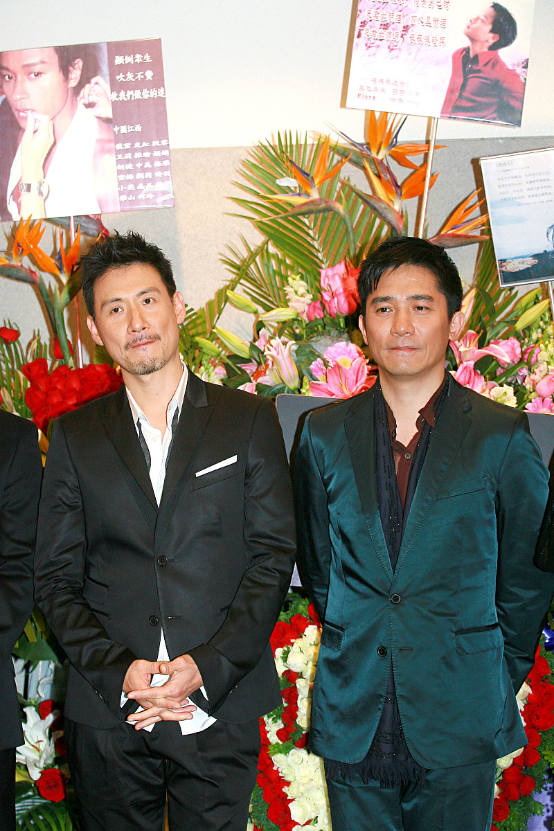 2008年4月1日,香港, "miss you much lesile继续宠爱音乐会"红馆举行.