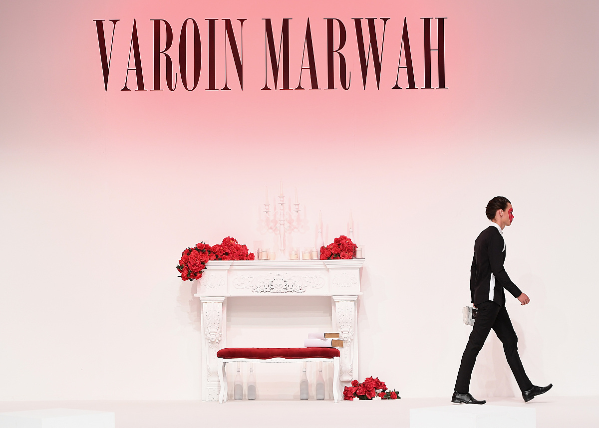 当地时间2017年3月24日,迪拜,2017秋冬迪拜时装周:varoin marwah 品牌