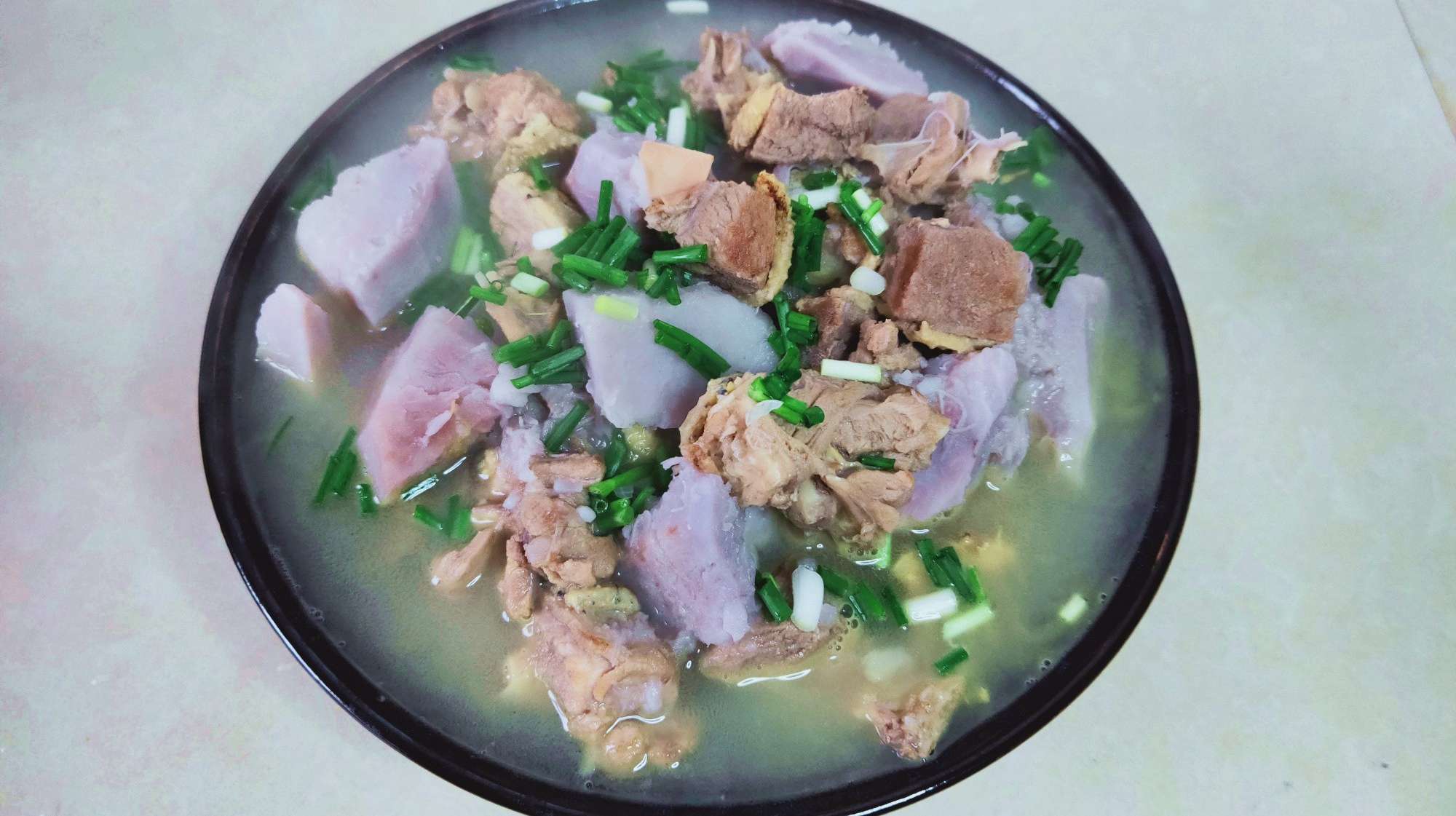 滋补老鸭广西荔浦紫芋头汤怎么做好吃?汤鲜味美又养生,开胃好喝