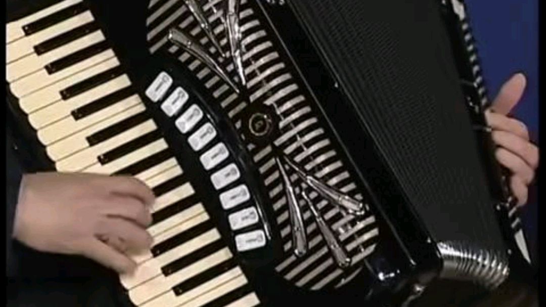 手风琴回想意大利名曲《啊大全演奏》再见起那10朋友电影图片