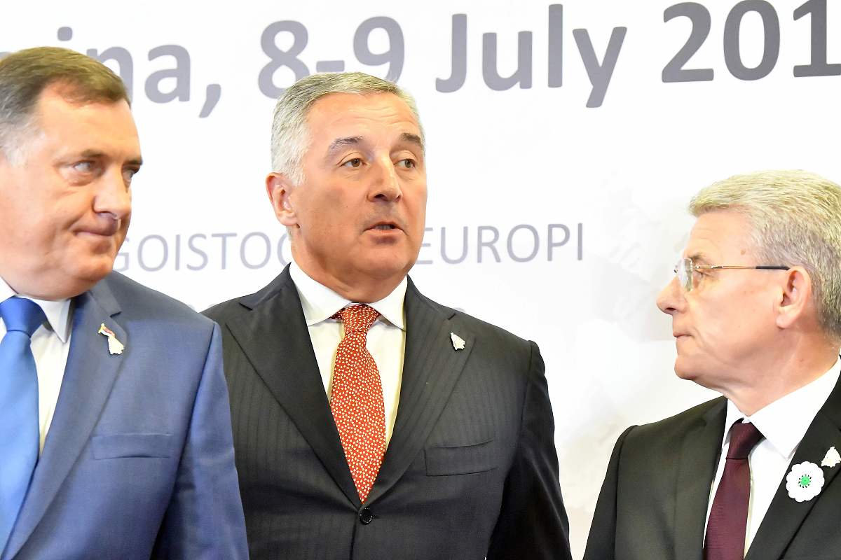 居安思危：保持警觉，确保安定与发展