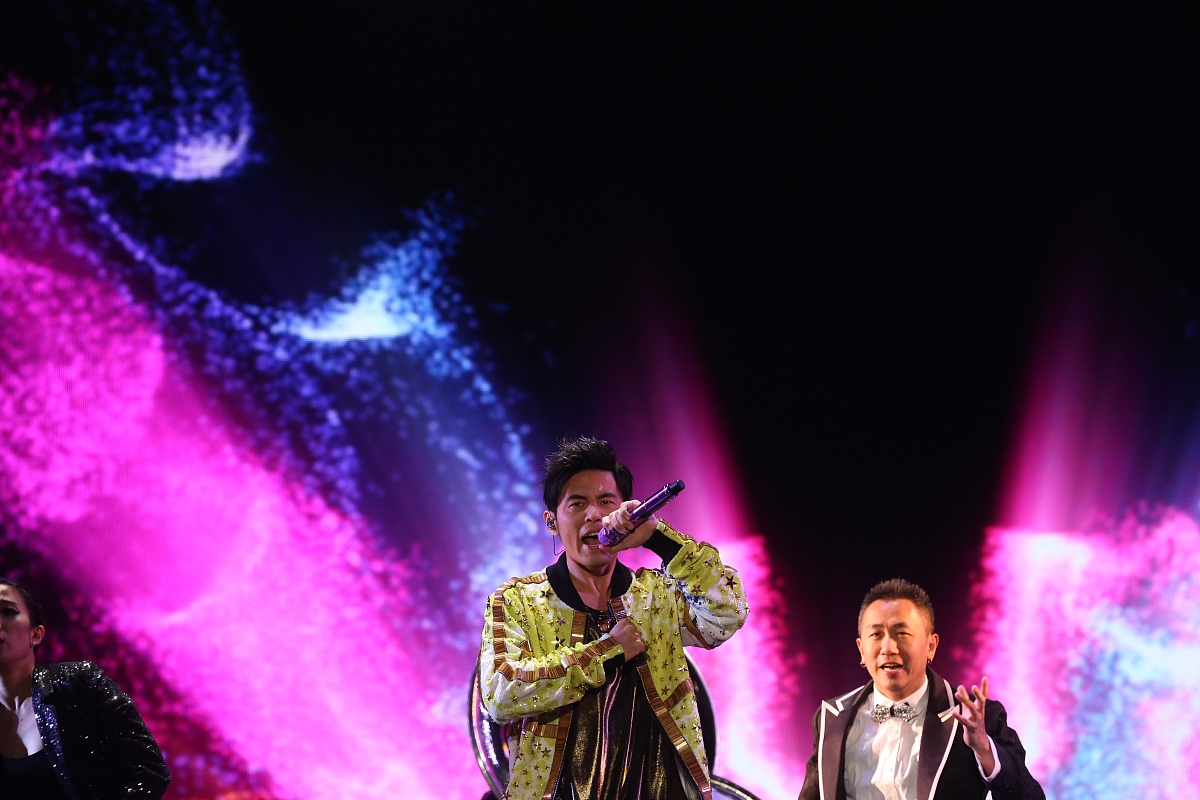 1200字关于华语乐坛有哪些优秀的现场专辑？