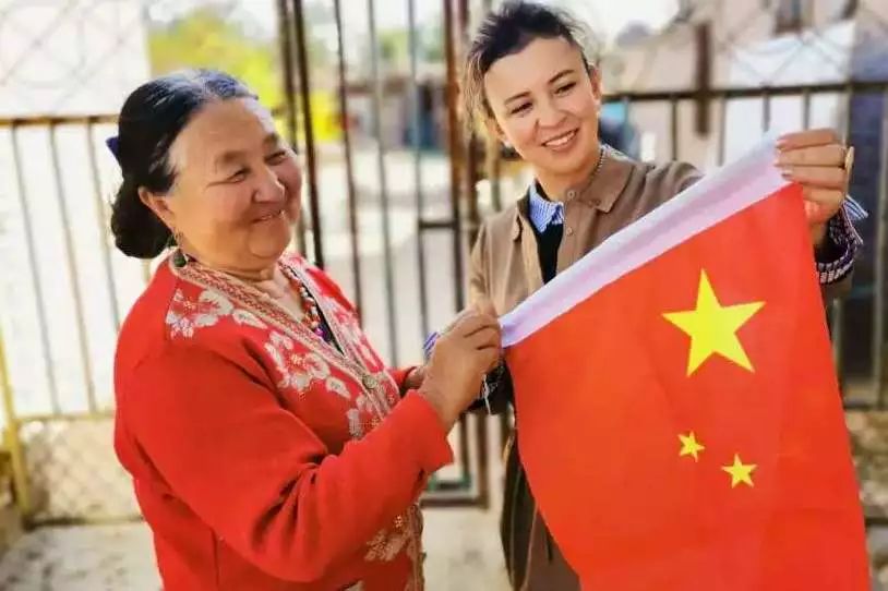 我愛你中國!新疆各族婦女姐妹向祖國母親深情告白!