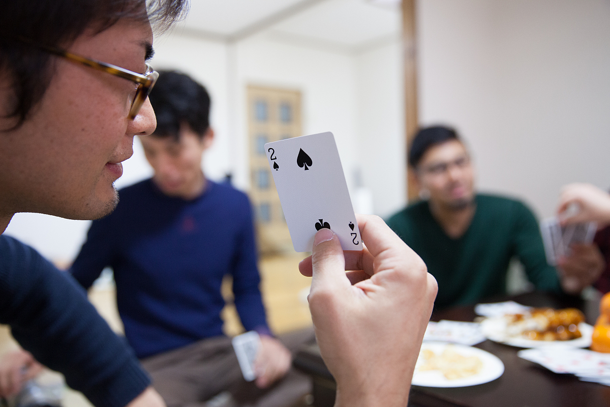 有多少日本人有游戏成瘾的倾向对社会适应能力造成哪些方面的影响