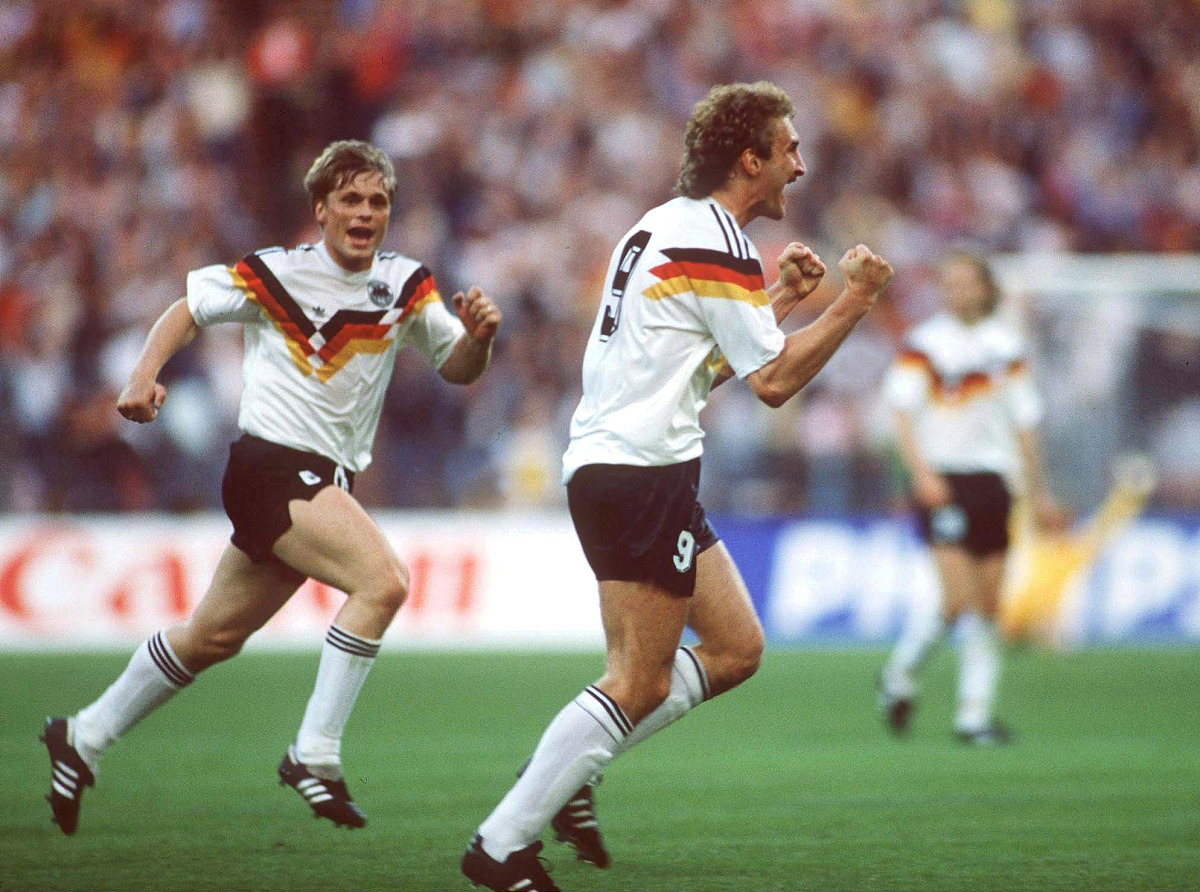 ***_***mu<strong>n</strong>ich, germany - june 17:  euro 1988 deutschland