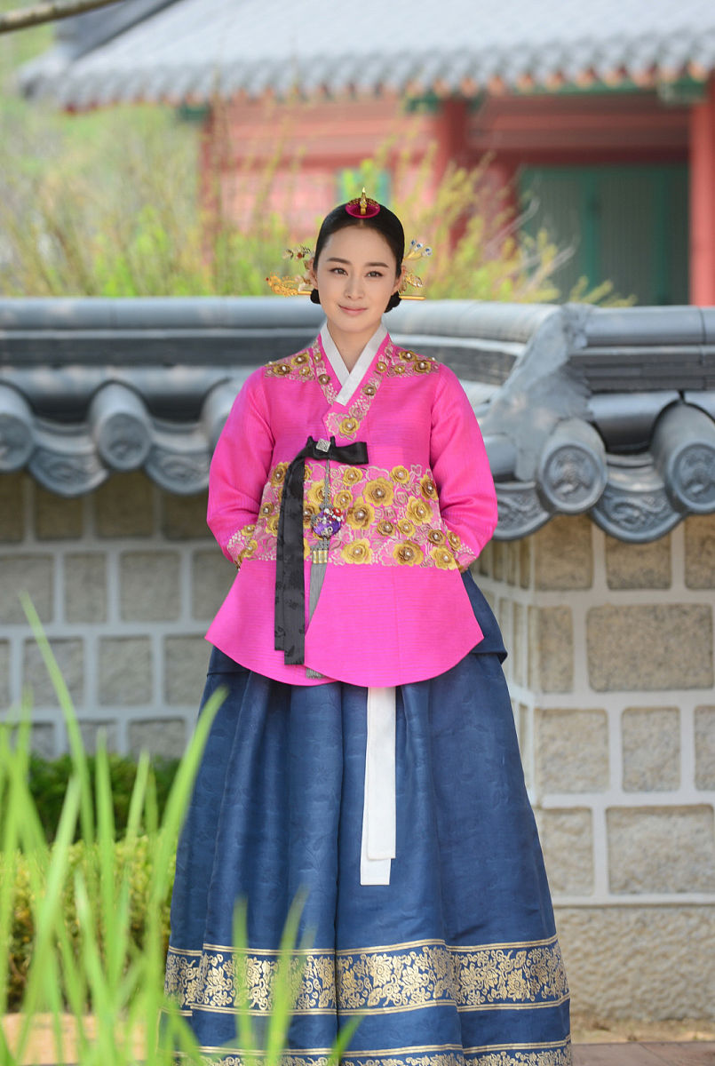 2013年5月25日讯,首尔,当地时间5月24日下午,韩国sbs电视剧《张玉贞》