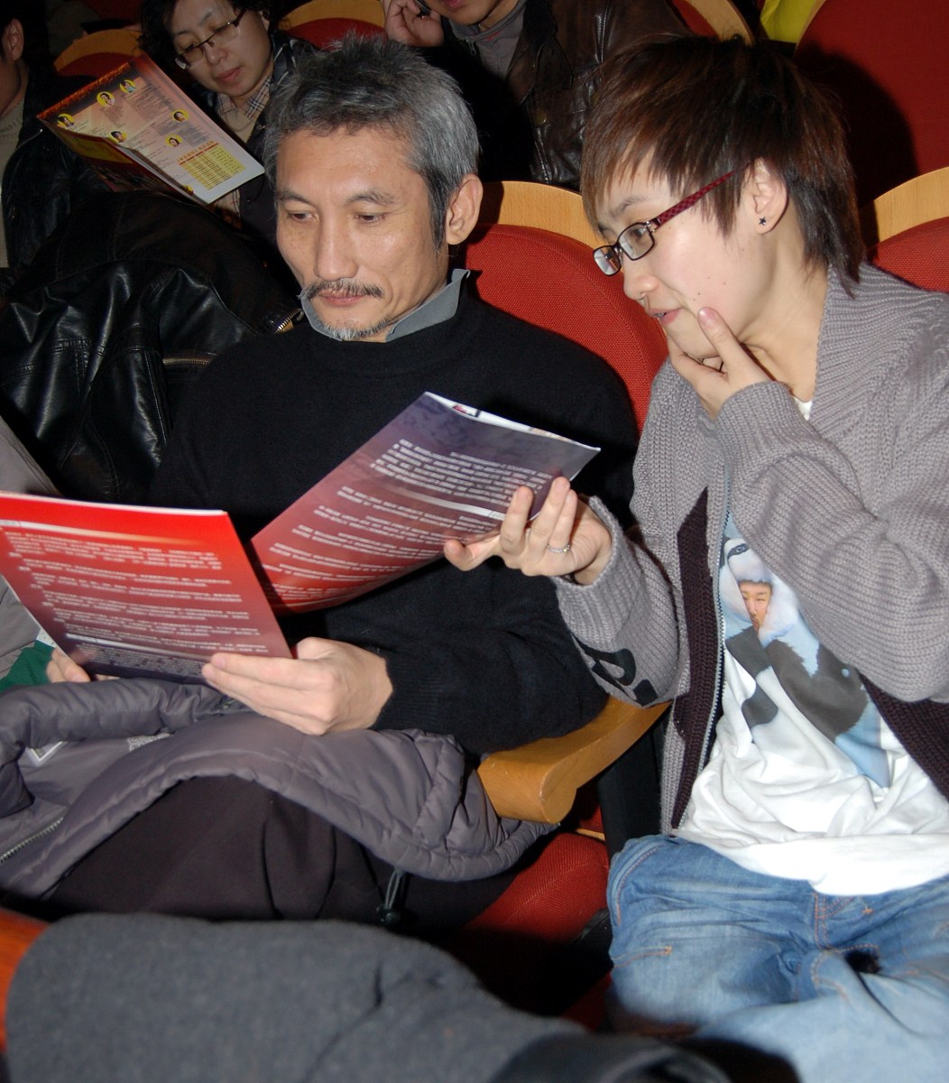 2007年 11月 27日 , 北京 , 古装 搞笑 音乐剧 《 奉旨 越狱 》 在 天