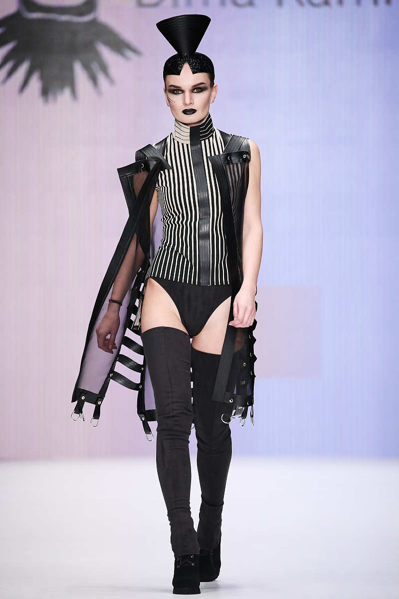 Skizofrenia: Gangguan Mental Kronis | Gejala, Penyebab, dan Pengobatan