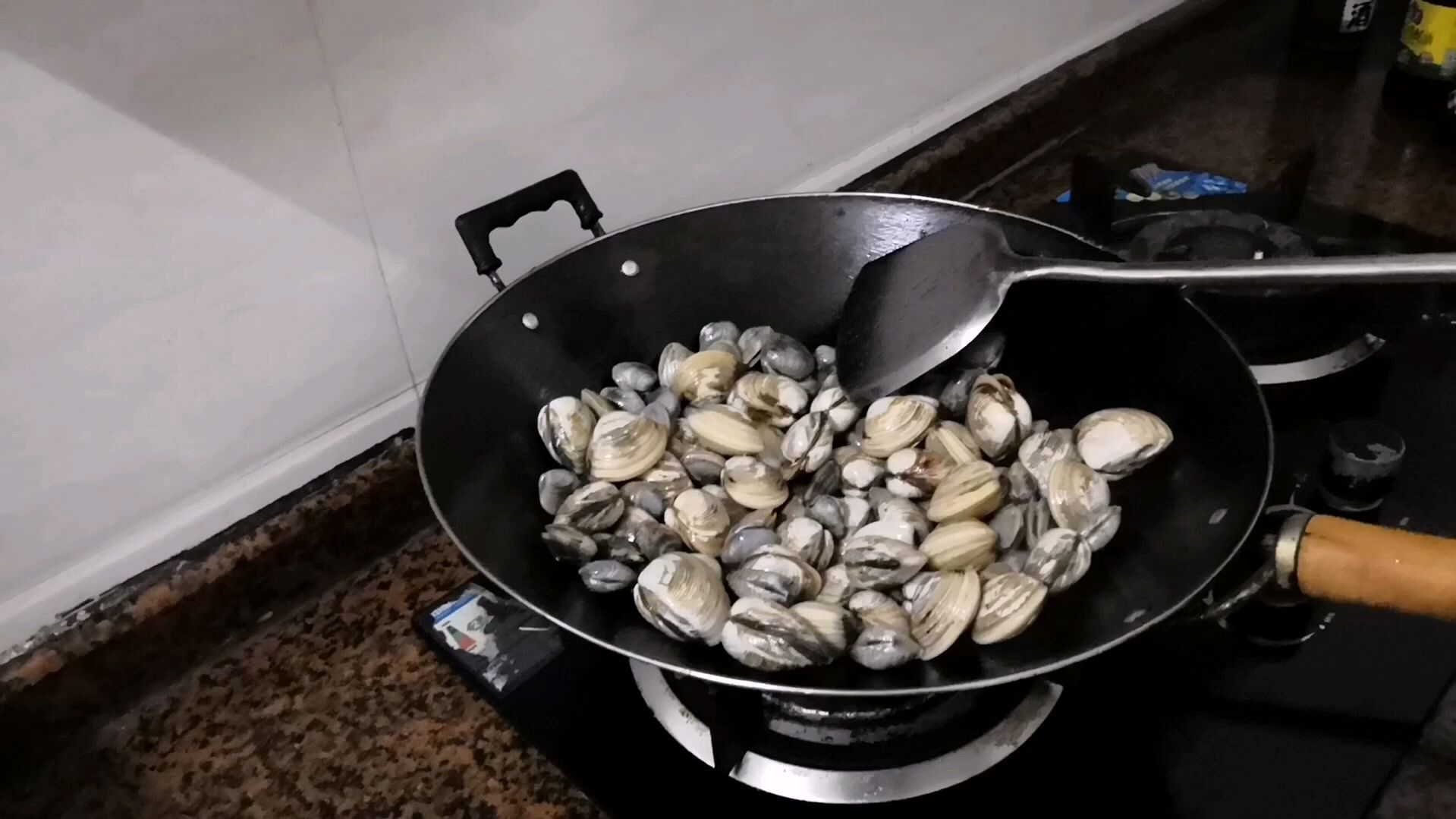 白螺加花甲炒着更好吃