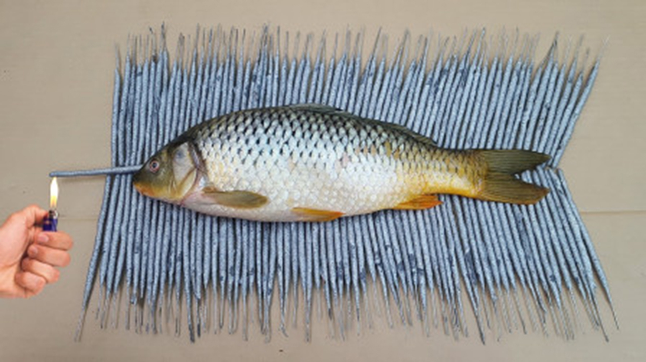 国外小伙挑战仙女棒烤鱼,在完全燃烧之后,鱼的味道怎么样?