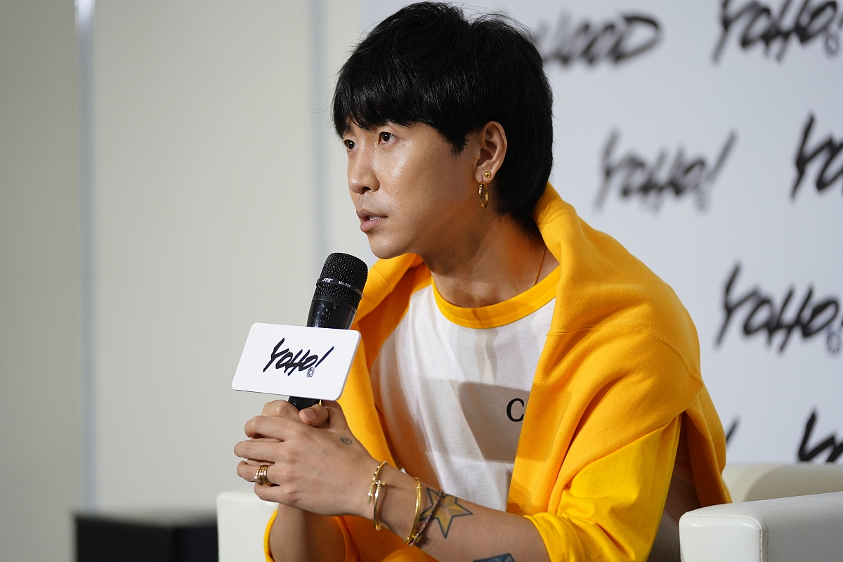 网上爆火的鸡你太美小黑子写一篇原创文章带标题