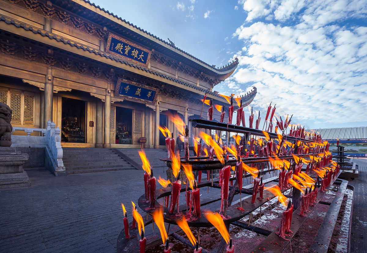 关于四川峨眉山公路施工总承包二级资质新办及转让多少钱内容生动