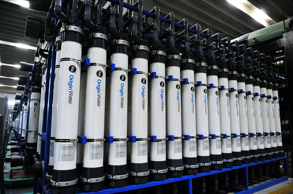 你是海水淡化领域专家请讲解下有机和无机两类超滤膜的区别