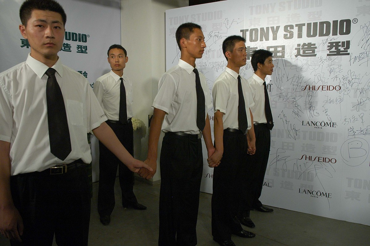 保安公司的队长如何踩经理回答加拓展。