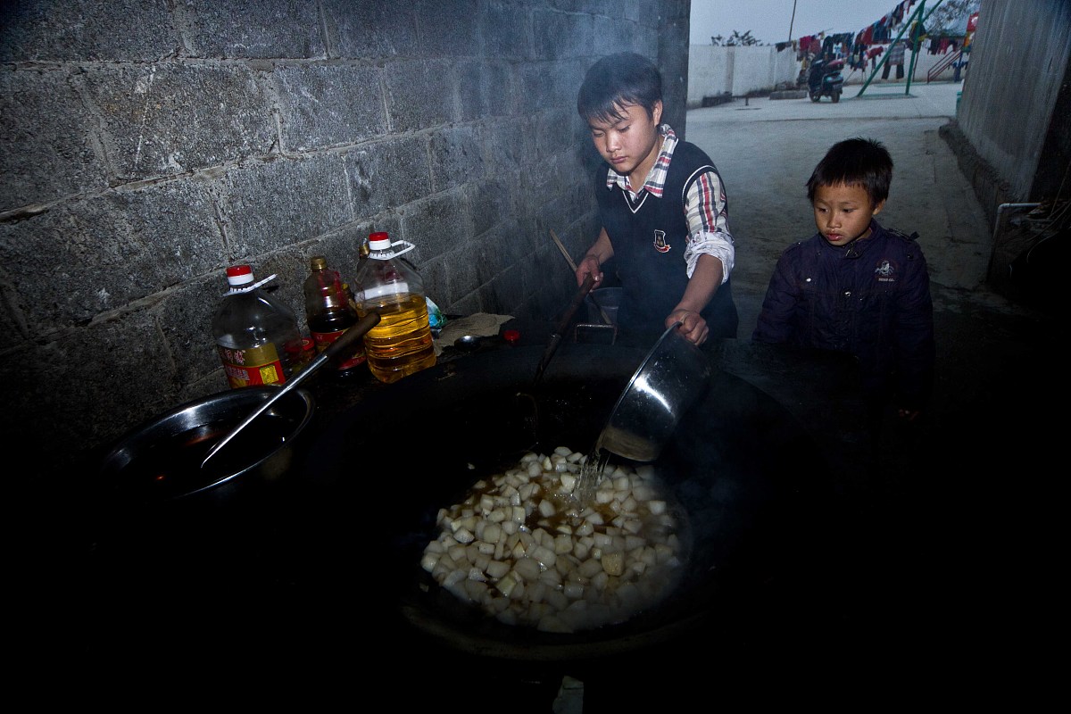 小学信息技术课堂劳育教学要素解析